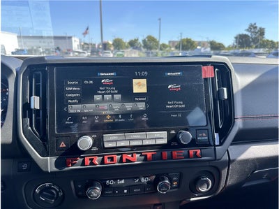 2026 Nissan Frontier Crew Cab PRO-4X Pickup 4D 5 ft