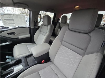 2025 Nissan Frontier Crew Cab SV Pickup 4D 6 ft