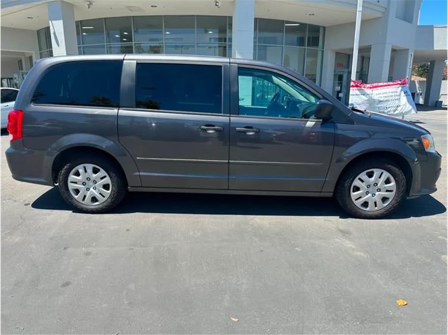 2017 Dodge Grand Caravan Passenger SE Minivan 4D