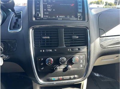 2017 Dodge Grand Caravan Passenger SE Minivan 4D