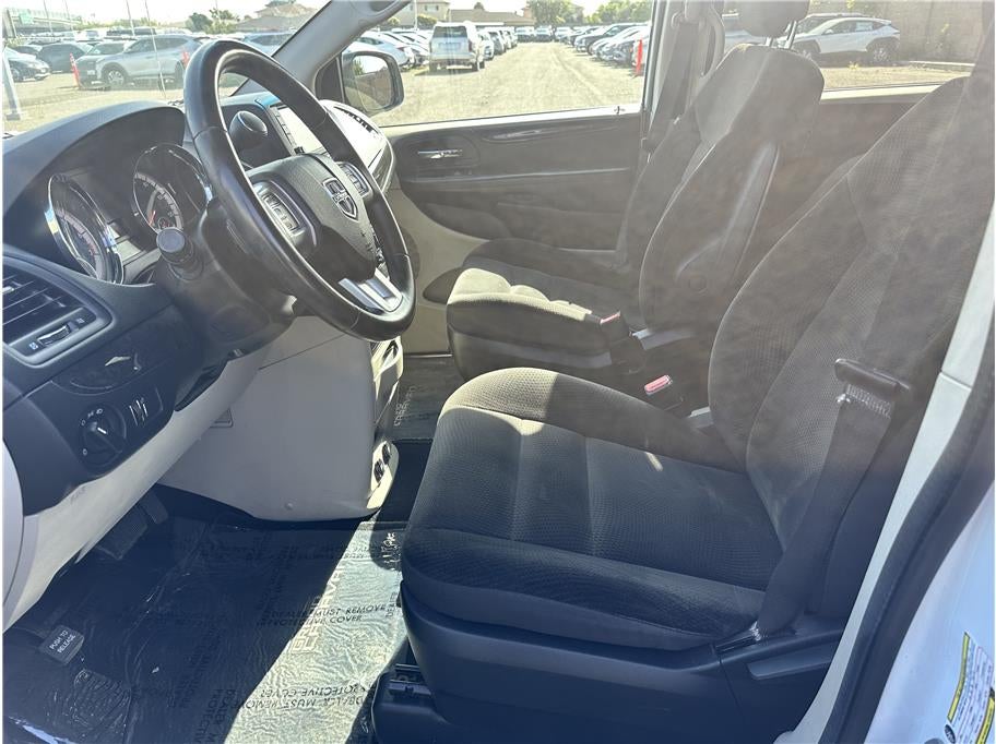 2017 Dodge Grand Caravan Passenger SE Minivan 4D