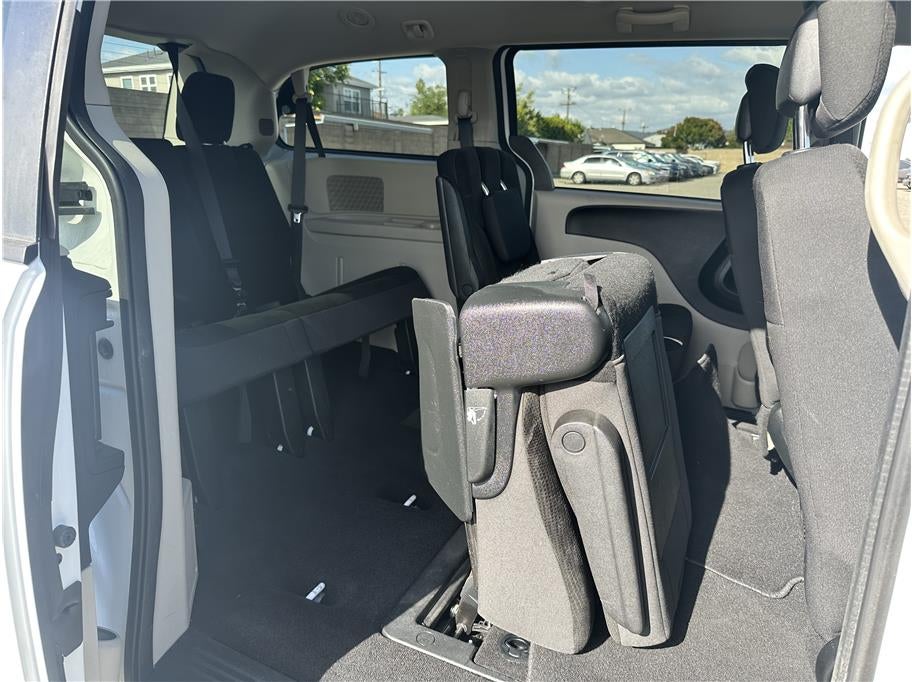 2017 Dodge Grand Caravan Passenger SE Minivan 4D
