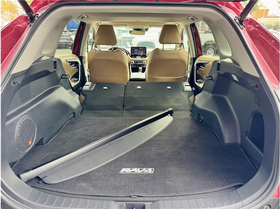 2020 Toyota RAV4 XLE Premium Sport Utility 4D