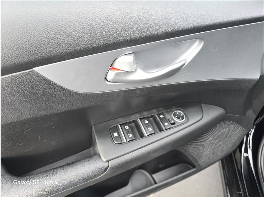 2023 Kia Forte LXS Sedan 4D