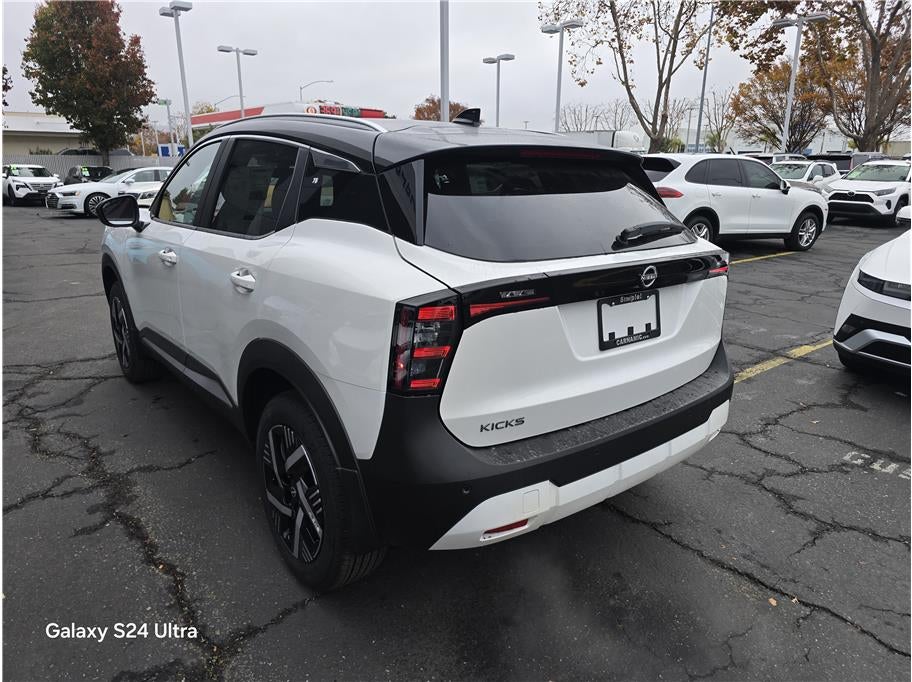 2026 Nissan Kicks SV Sport Utility 4D