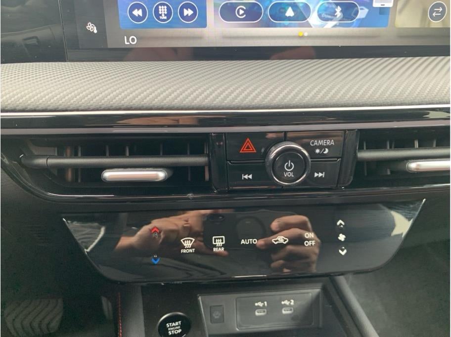 2025 Nissan Kicks SR Sport Utility 4D