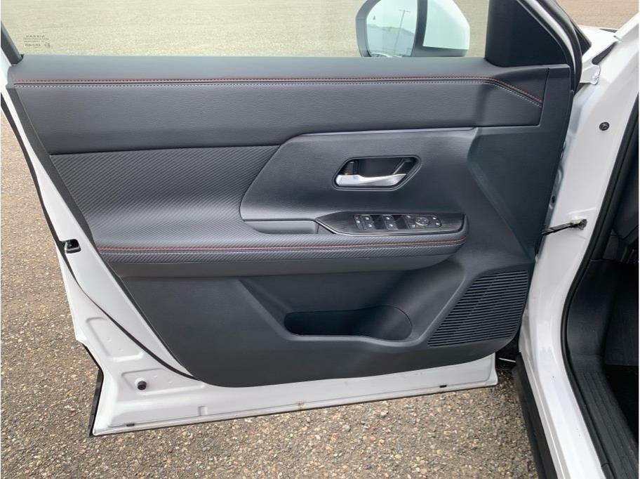 2025 Nissan Kicks SR Sport Utility 4D