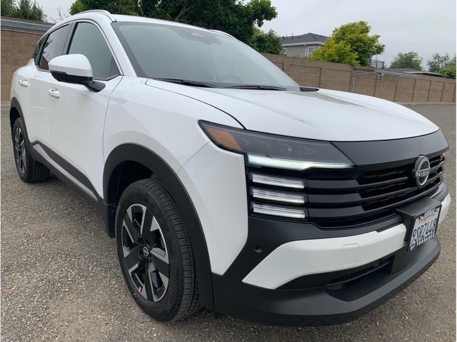 2025 Nissan Kicks SR Sport Utility 4D