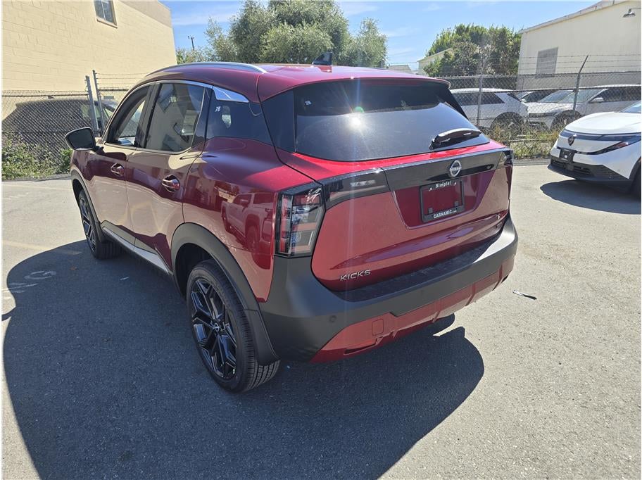 2026 Nissan Kicks SR
