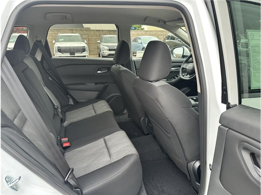 2026 Nissan Rogue SV (2026.5) Sport Utility 4D
