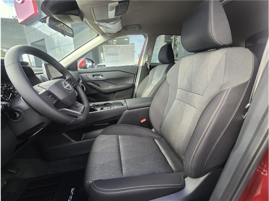 2026 Nissan Rogue SV Sport Utility 4D