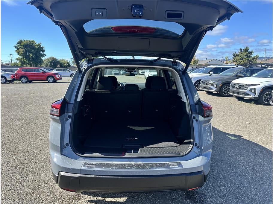 2026 Nissan Rogue SV (2026.5) Sport Utility 4D
