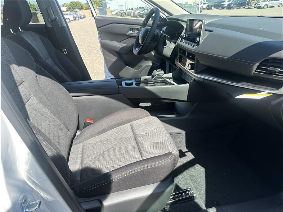 2026 Nissan Rogue SV (2026.5) Sport Utility 4D