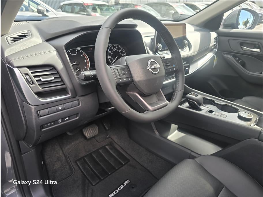 2026 Nissan Rogue SV Sport Utility 4D