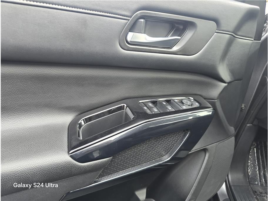 2022 Nissan Pathfinder SV Sport Utility 4D