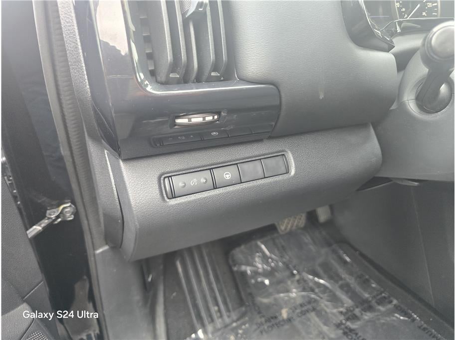 2022 Nissan Pathfinder SV Sport Utility 4D