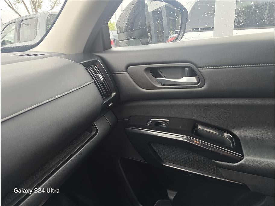 2022 Nissan Pathfinder SV Sport Utility 4D