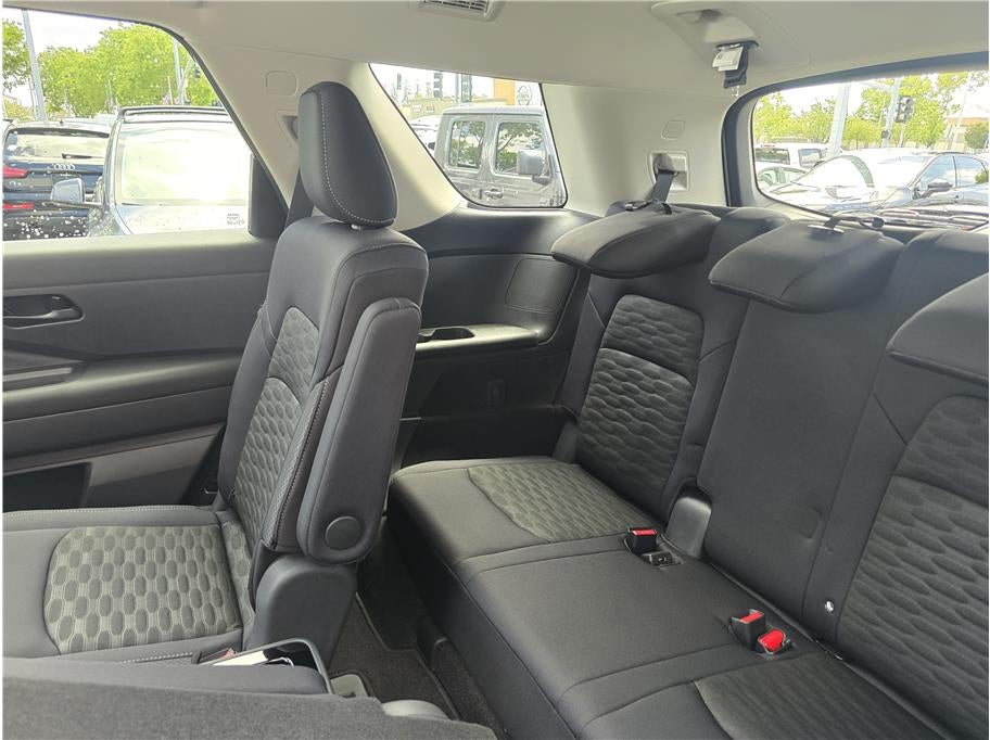 2025 Nissan Pathfinder SV Sport Utility 4D