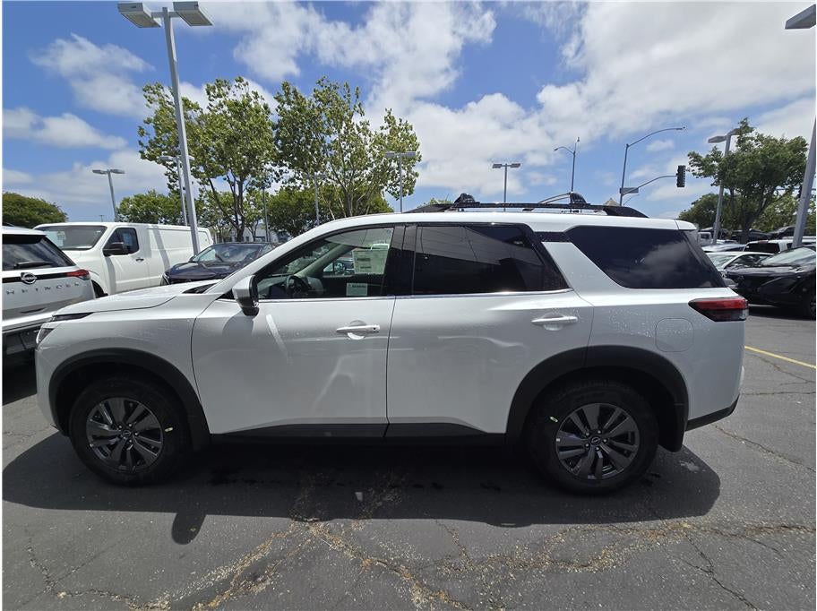 2025 Nissan Pathfinder SV Sport Utility 4D