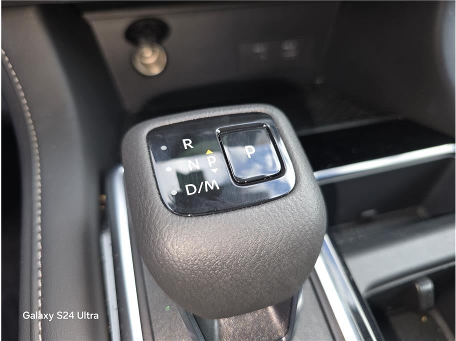 2024 Nissan Pathfinder SV Sport Utility 4D