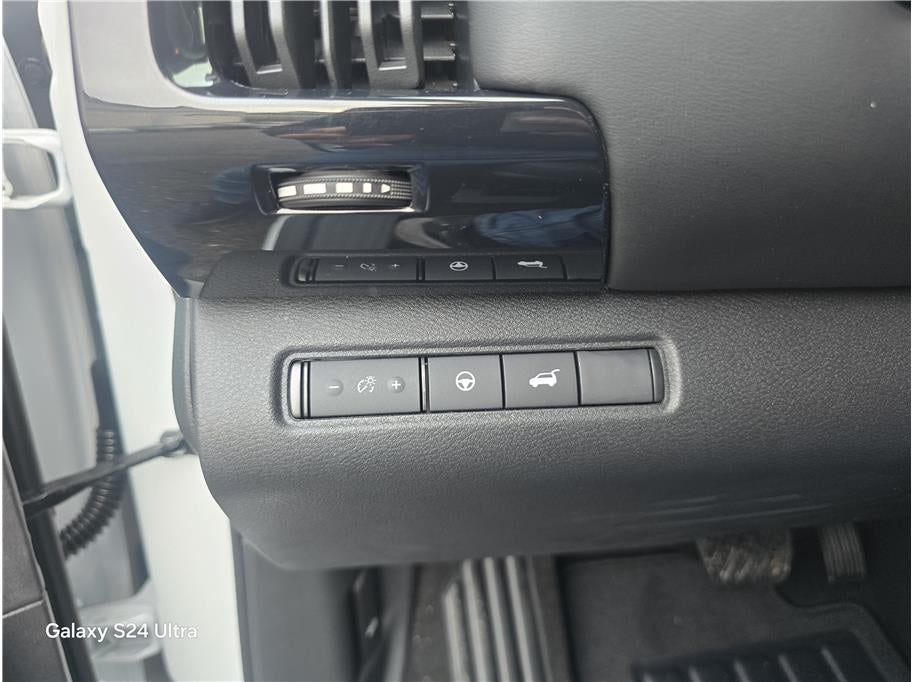 2025 Nissan Pathfinder SV Sport Utility 4D