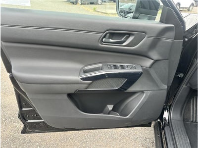 2026 Nissan Pathfinder SV Sport Utility 4D
