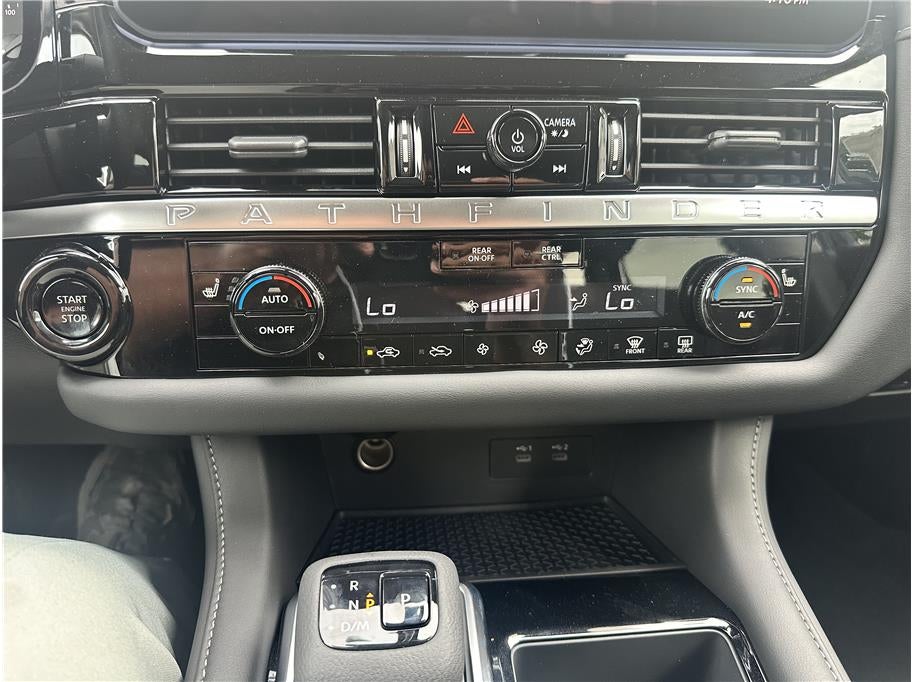 2026 Nissan Pathfinder SV Sport Utility 4D