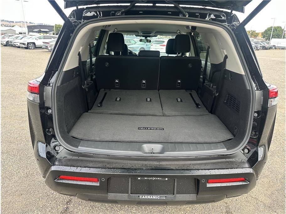 2026 Nissan Pathfinder SV Sport Utility 4D