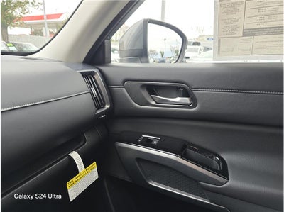 2025 Nissan Pathfinder SL Sport Utility 4D