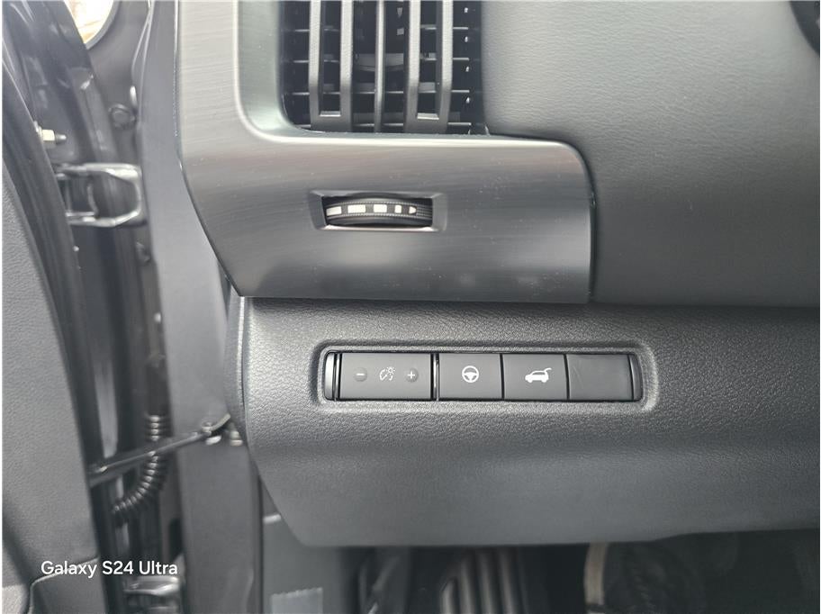 2025 Nissan Pathfinder SL Sport Utility 4D