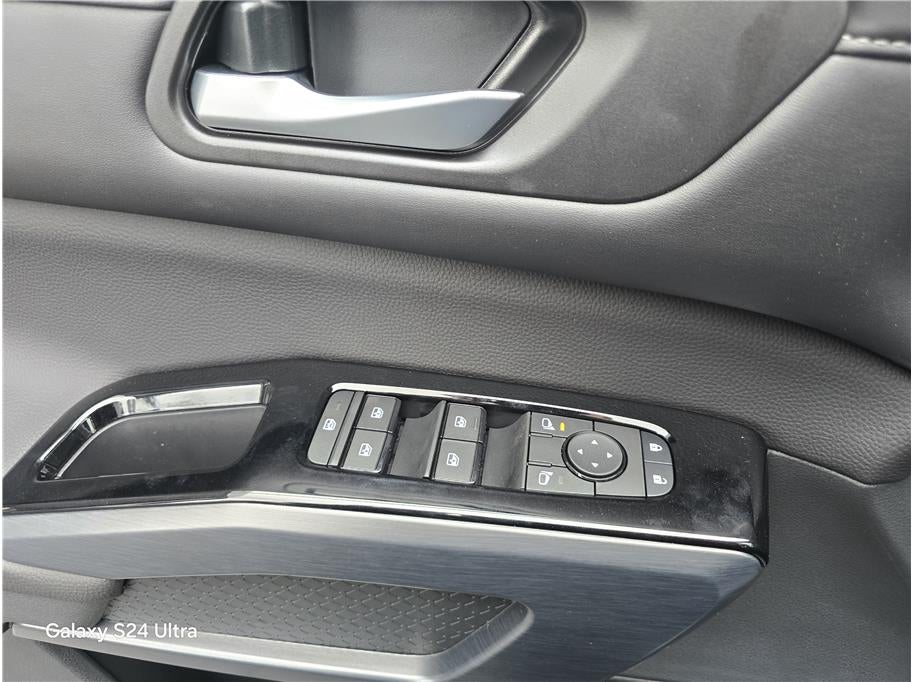 2025 Nissan Pathfinder SL Sport Utility 4D