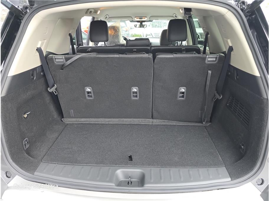 2025 Nissan Pathfinder SL Sport Utility 4D