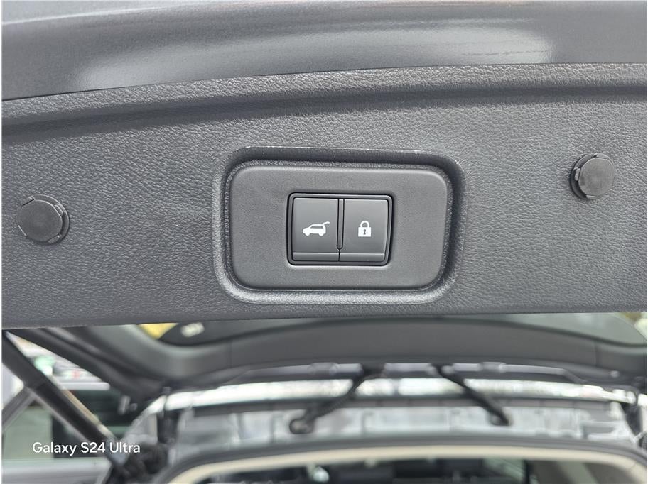 2025 Nissan Pathfinder SL Sport Utility 4D