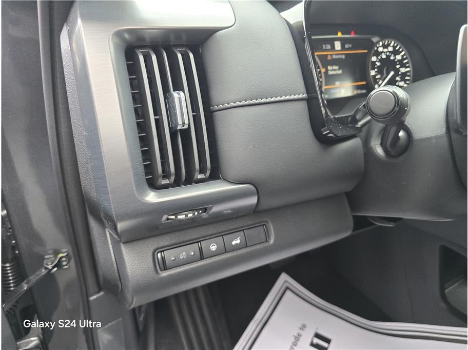 2025 Nissan Pathfinder SL Sport Utility 4D