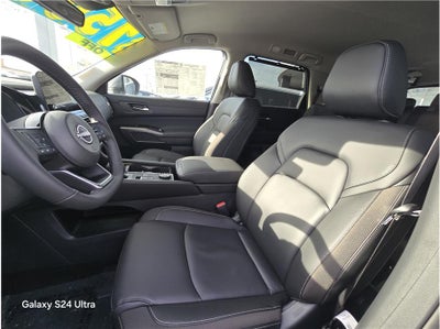 2025 Nissan Pathfinder SL Sport Utility 4D