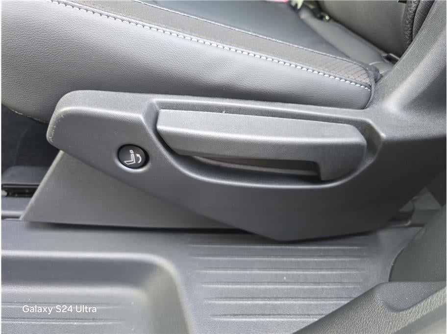 2025 Nissan Pathfinder SL Sport Utility 4D