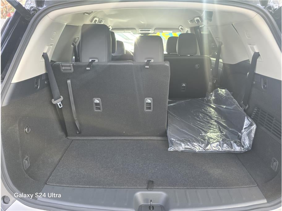 2025 Nissan Pathfinder SL Sport Utility 4D