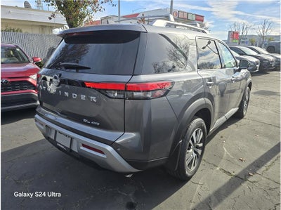 2025 Nissan Pathfinder SL Sport Utility 4D