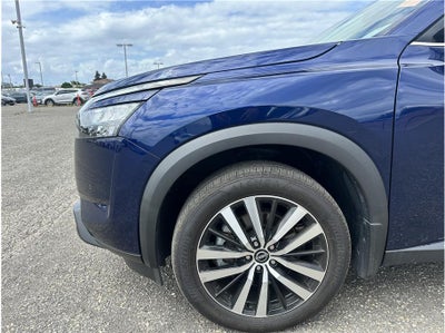 2025 Nissan Pathfinder Platinum Sport Utility 4D