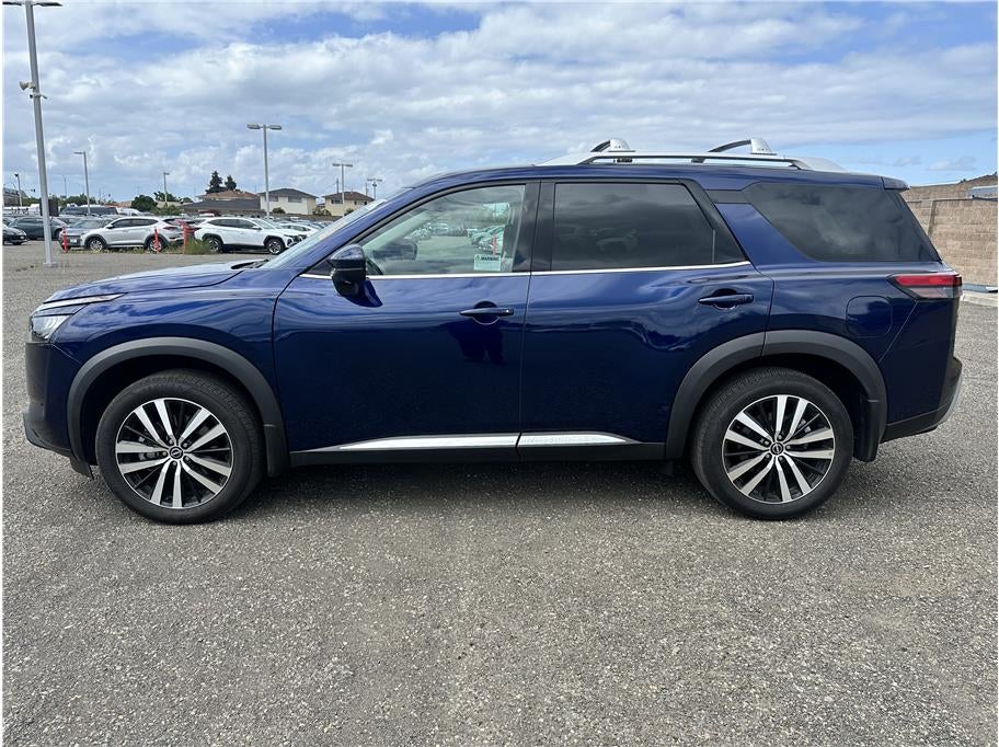 2025 Nissan Pathfinder Platinum Sport Utility 4D
