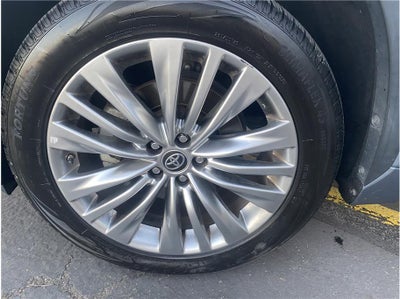 2023 Toyota Highlander Platinum Sport Utility 4D