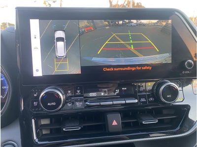 2023 Toyota Highlander Platinum Sport Utility 4D