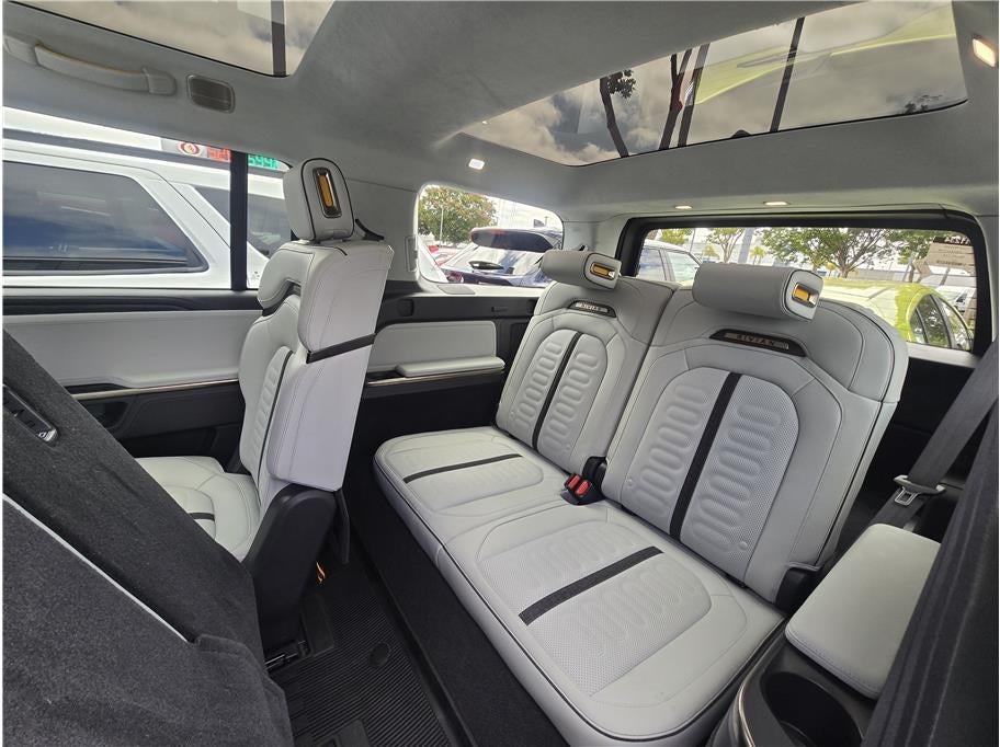 2024 Rivian R1S Quad Large Sport Utility 4D