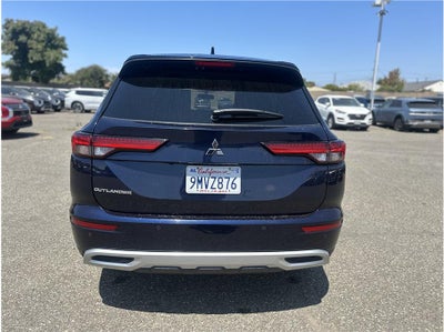 2024 Mitsubishi Outlander SE Sport Utility 4D