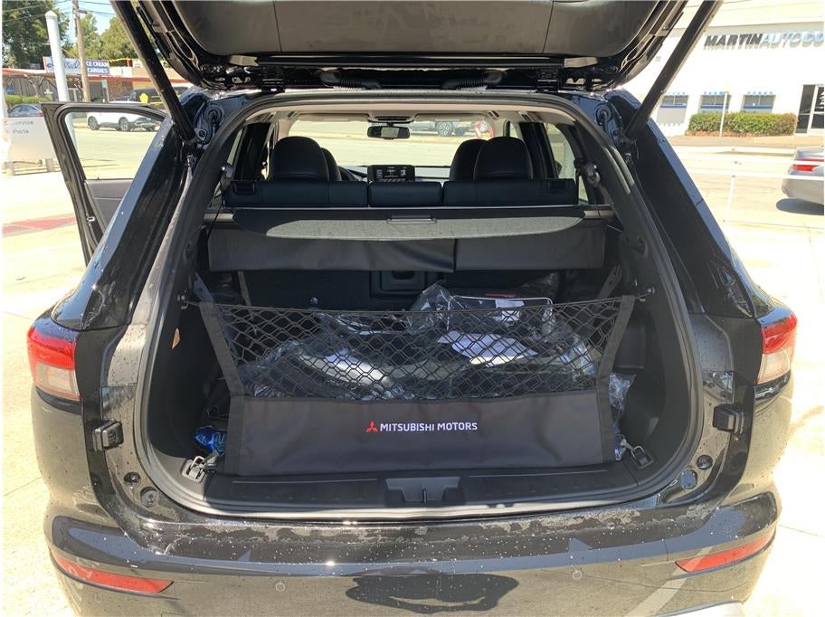2025 Mitsubishi Outlander PHEV SE Sport Utility 4D