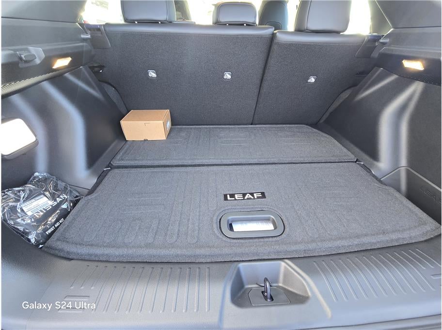 2026 Nissan LEAF PLATINUM PLUS Hatchback 4D