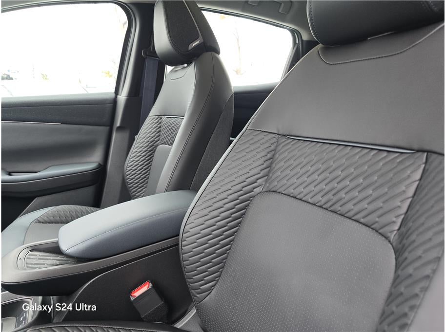 2026 Nissan LEAF PLATINUM PLUS Hatchback 4D