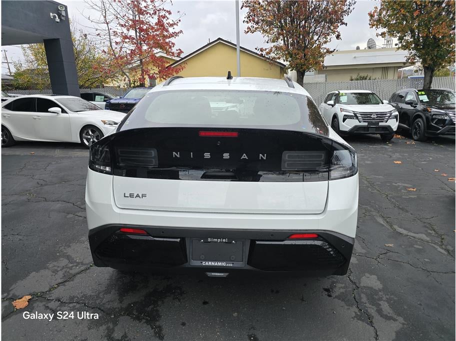 2026 Nissan LEAF PLATINUM PLUS Hatchback 4D