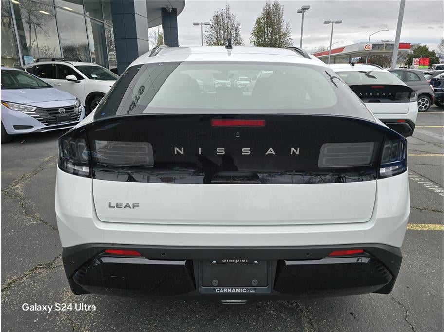 2026 Nissan LEAF PLATINUM PLUS Hatchback 4D