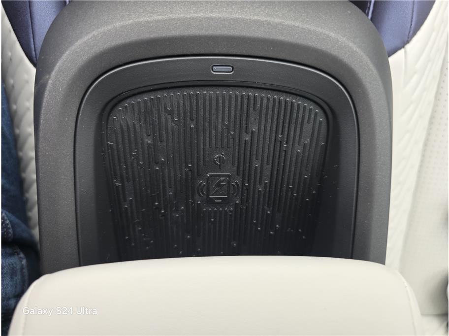 2026 Nissan LEAF PLATINUM PLUS Hatchback 4D